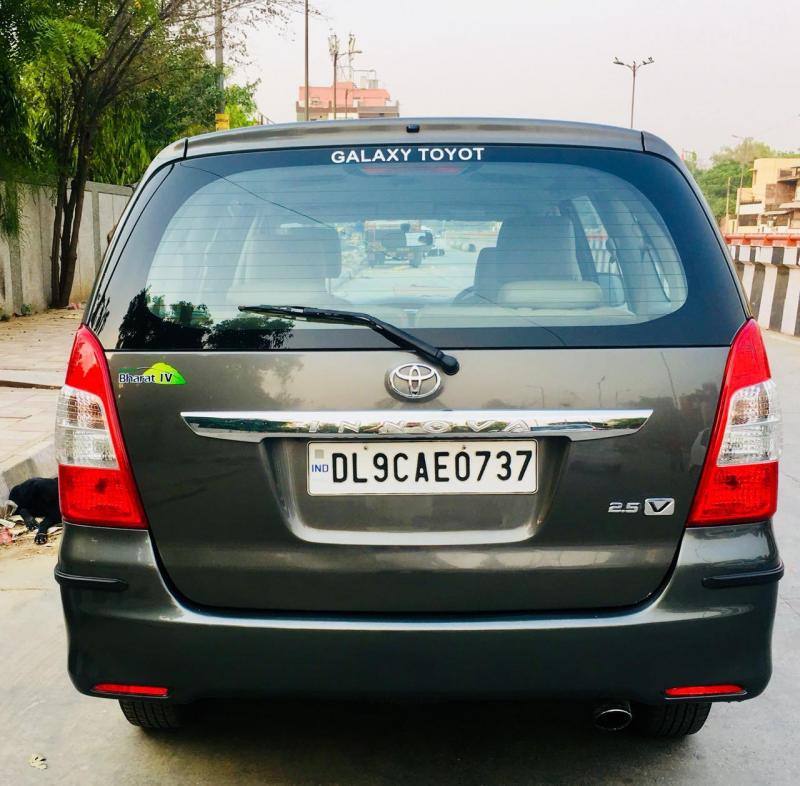 Toyota Innova 2.5 V 7 STR 2012