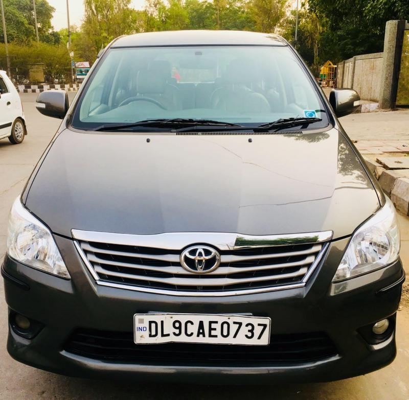 Toyota Innova 2.5 V 7 STR 2012