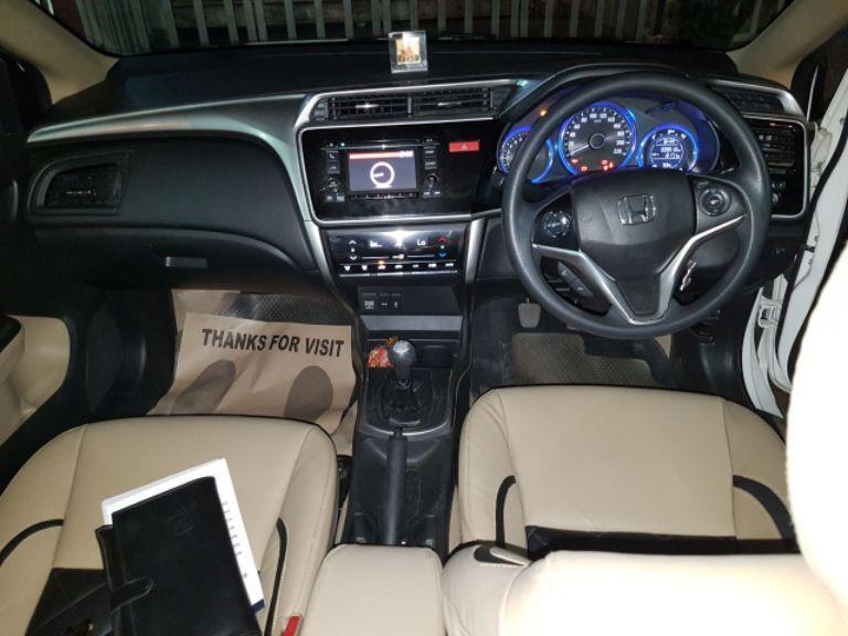 Honda City 1.5 V MT 2015