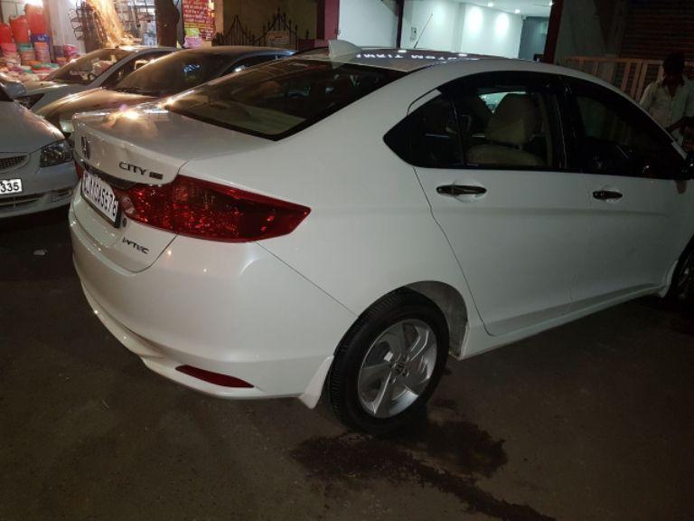 Honda City 1.5 V MT 2015
