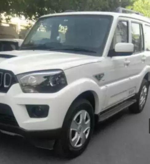 Mahindra Scorpio S4 Plus 4WD Intelli-Hybrid 2017