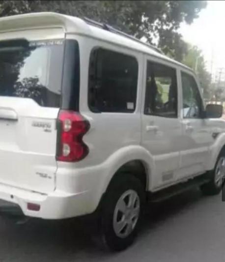 Mahindra Scorpio S4 Plus 4WD Intelli-Hybrid 2017