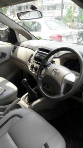 Toyota Innova 2.5 GX 7 STR BS IV 2012