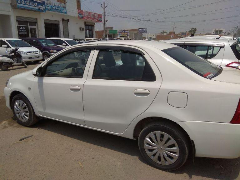 Toyota Etios GD 2015