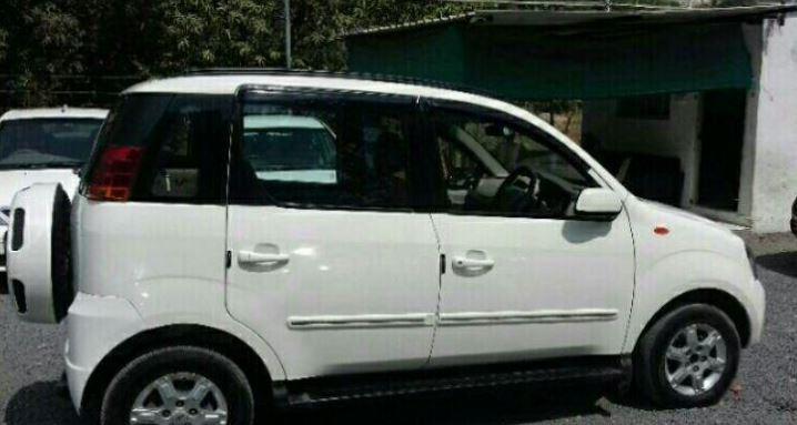 Mahindra Quanto C8 2013