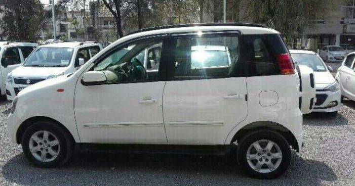 Mahindra Quanto C8 2013