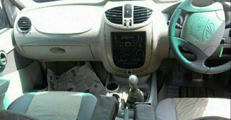 Mahindra Quanto C8 2013