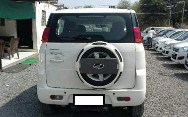 Mahindra Quanto C8 2013