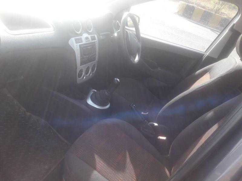 Ford Figo DURATORQ TITANIUM 1.4 2012