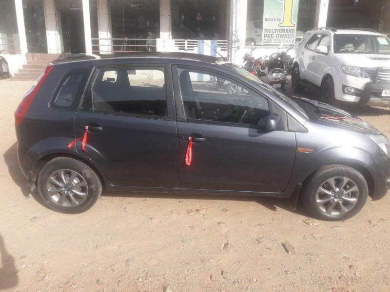 Ford Figo DURATORQ TITANIUM 1.4 2012