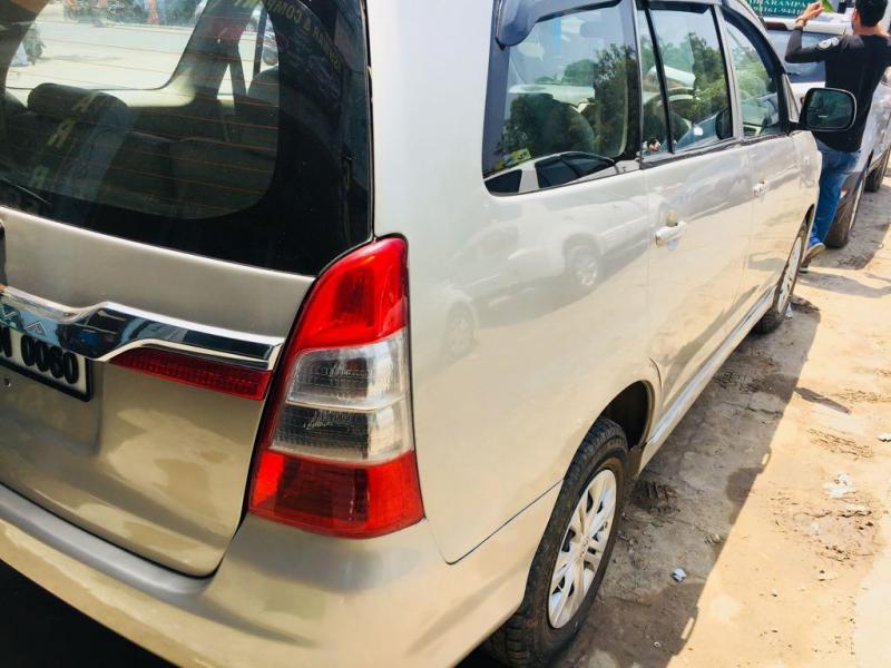 Toyota Innova 2.0 G4 2012