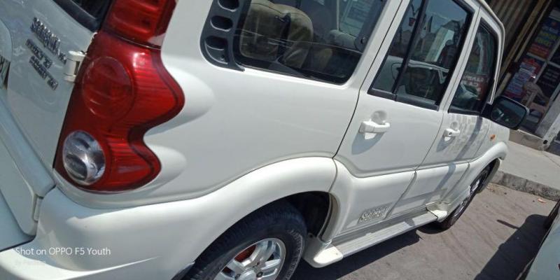 Mahindra Scorpio VLX 2WD 2012