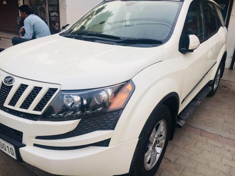 Mahindra XUV500 W8 2013