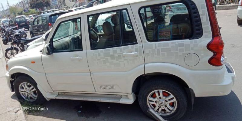 Mahindra Scorpio VLX 2WD 2012
