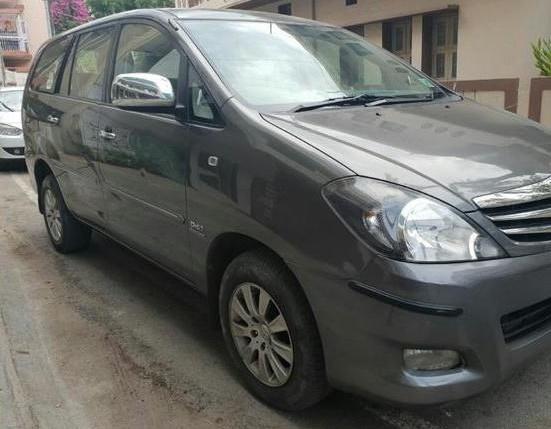 Toyota Innova 2.5 V 8 STR 2012