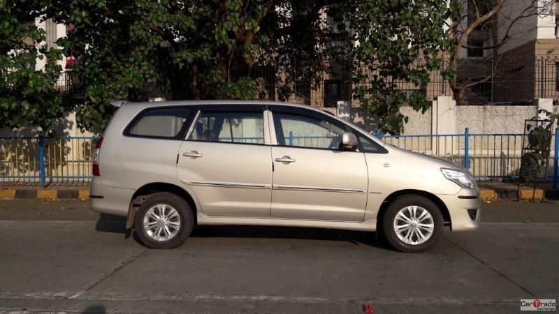 Toyota Innova 2.5 G4 8 STR 2013