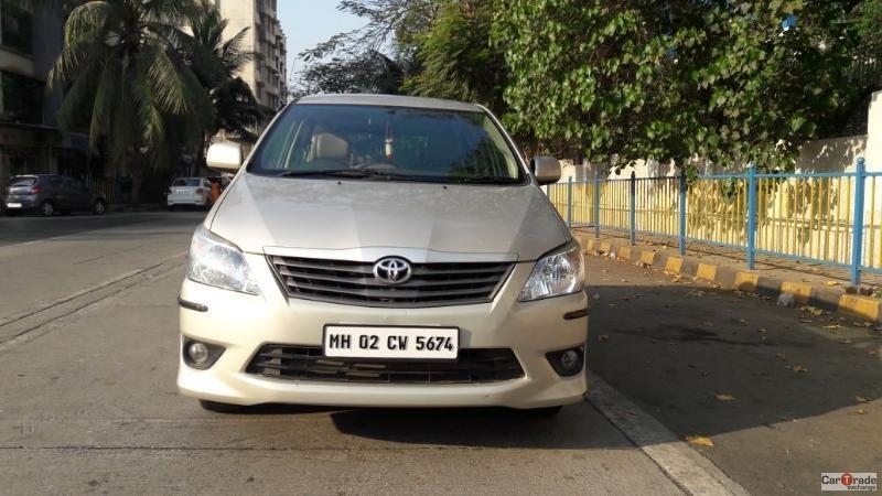 Toyota Innova 2.5 G4 8 STR 2013