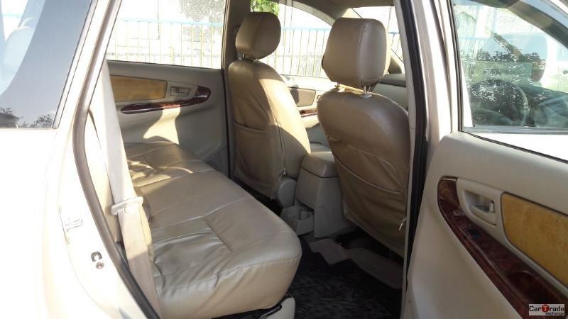 Toyota Innova 2.5 G4 8 STR 2013