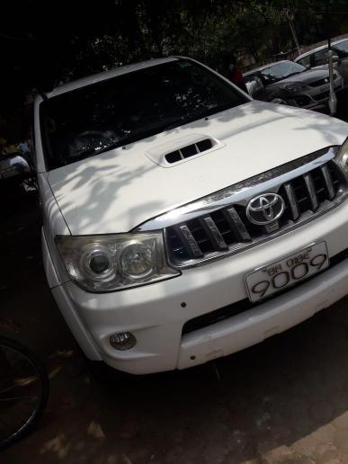 Toyota Fortuner 3.0 4X4 MT 2011