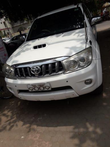 Toyota Fortuner 3.0 4X4 MT 2011