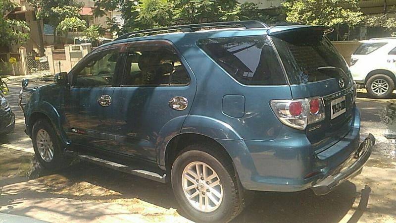 Toyota Fortuner 2.5 4x2 MT TRD Sportivo 2012
