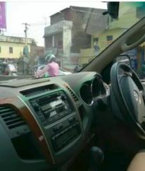 Toyota Fortuner 3.0 4X4 MT 2011