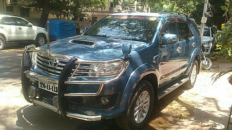 Toyota Fortuner 2.5 4x2 MT TRD Sportivo 2012