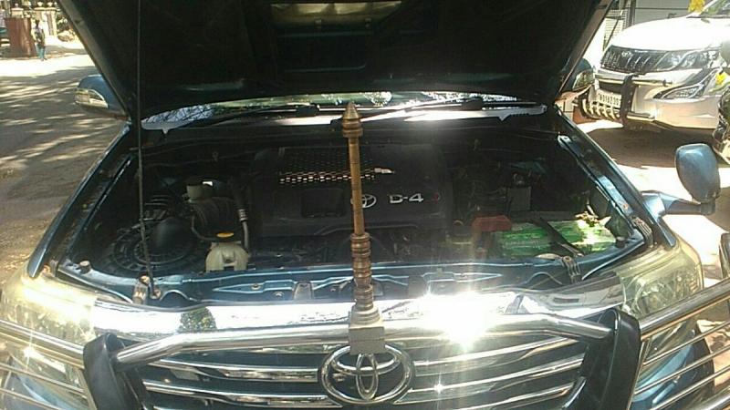 Toyota Fortuner 2.5 4x2 MT TRD Sportivo 2012