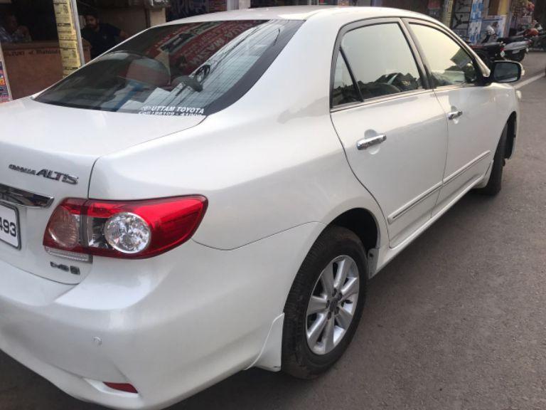 Toyota Corolla Altis D-4D J 2012