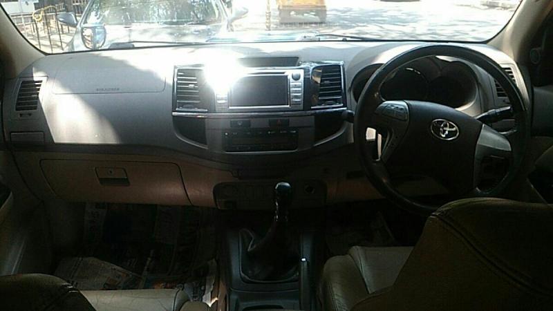 Toyota Fortuner 2.5 4x2 MT TRD Sportivo 2012