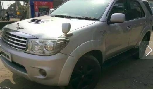 Toyota Fortuner 3.0 4X4 MT 2011
