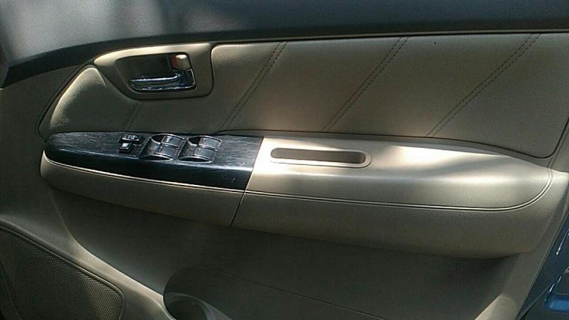 Toyota Fortuner 2.5 4x2 MT TRD Sportivo 2012