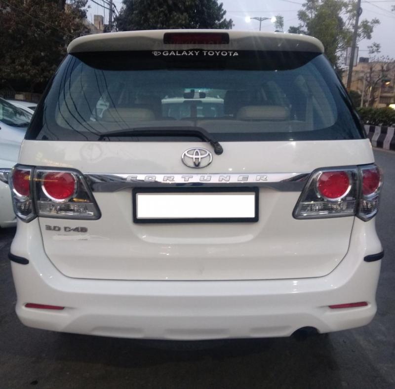 Toyota Fortuner 3.0 4x2 MT 2012