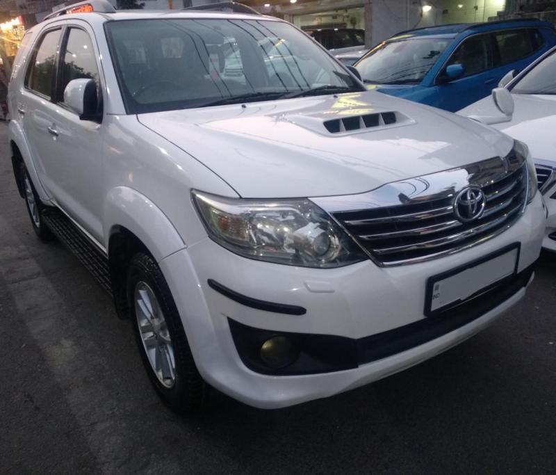 Toyota Fortuner 3.0 4x2 MT 2012