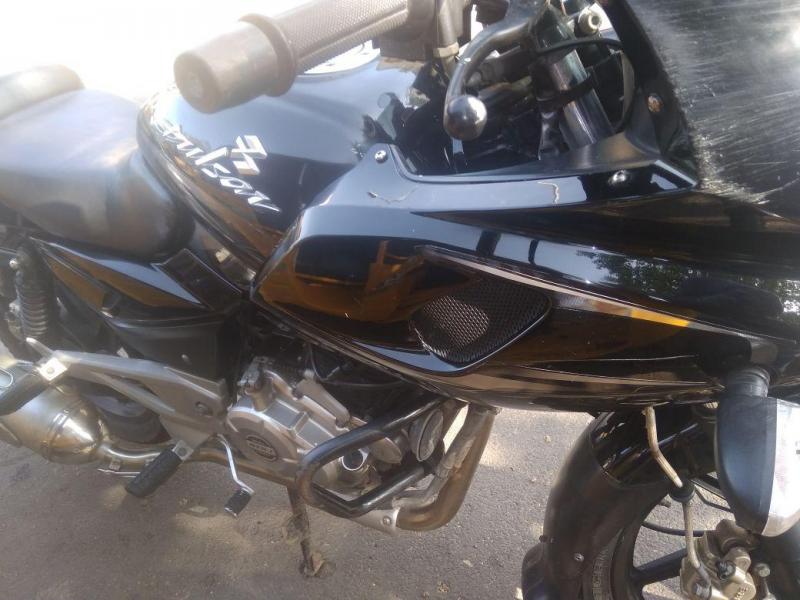 Bajaj Pulsar 220cc 2016