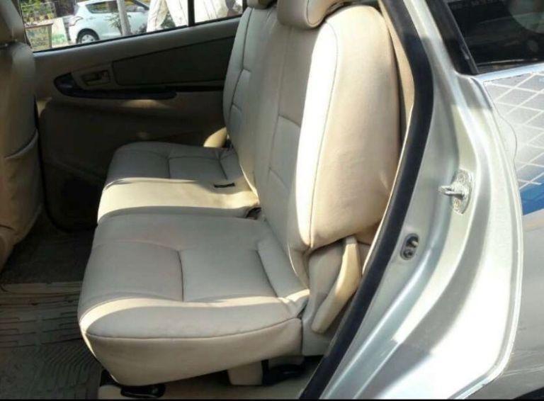 Toyota Innova 2.5 E 7 STR 2007