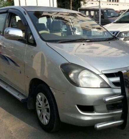 Toyota Innova 2.5 E 7 STR 2007