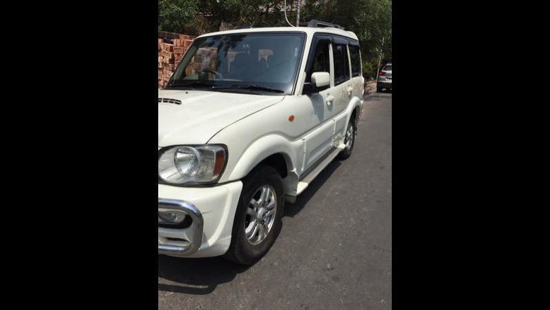 Mahindra Scorpio VLX 2WD 2013