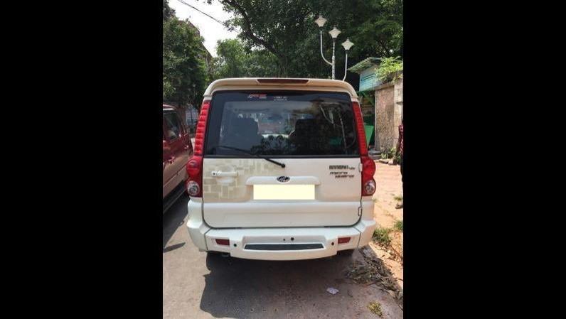Mahindra Scorpio VLX 2WD 2013