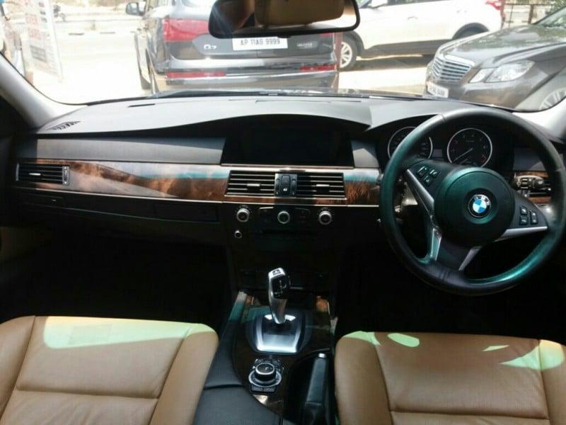 BMW 5 Series 530i 2009