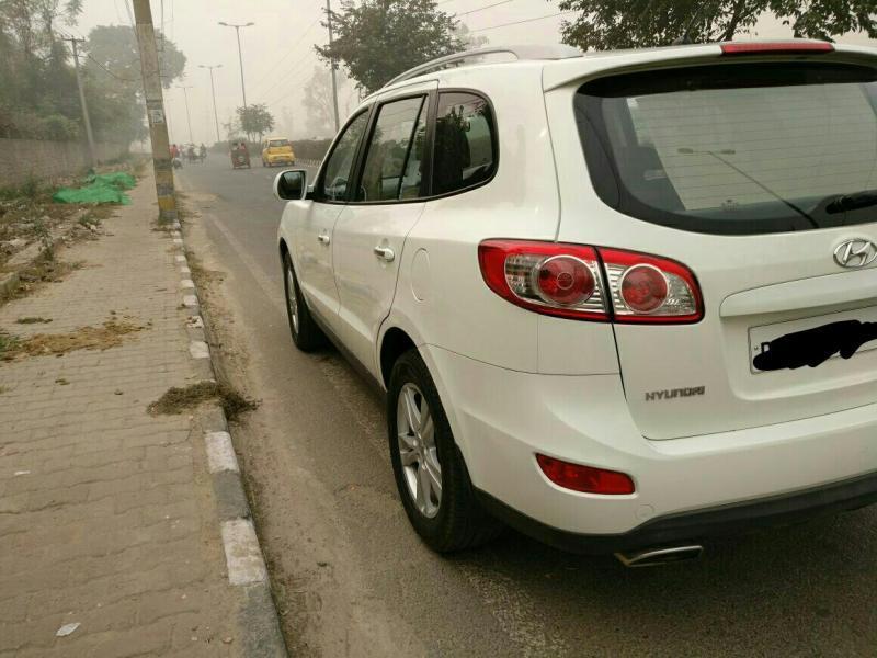 Hyundai Santa Fe 2WD MT 2011