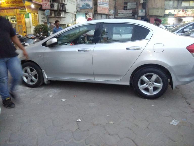 Honda City 1.5 V MT 2011