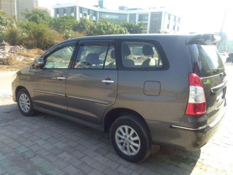 Toyota Innova 2.5 VX 7 STR BS IV 2013