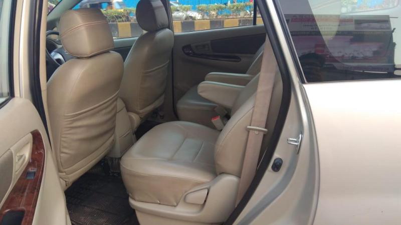 Toyota Innova 2.5 G4 7 STR 2012