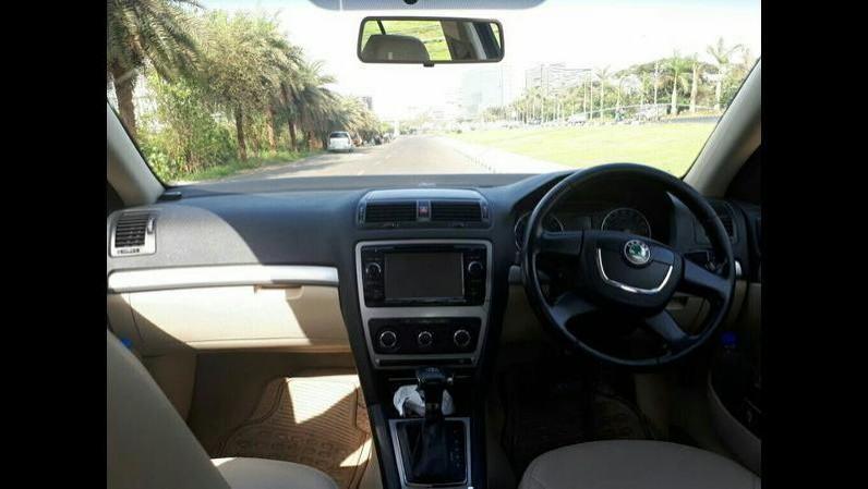 Skoda Laura AMBIENTE 1.9 TDI MT 2012