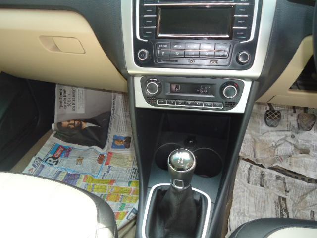 Volkswagen Polo Highline 1.5L (D) 2015