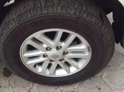 Toyota Fortuner 3.0 4x2 MT 2012