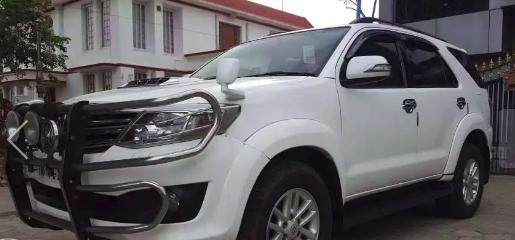 Toyota Fortuner 3.0 4x2 MT 2012