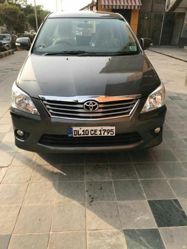 Toyota Innova 2.5 V 7 STR 2012
