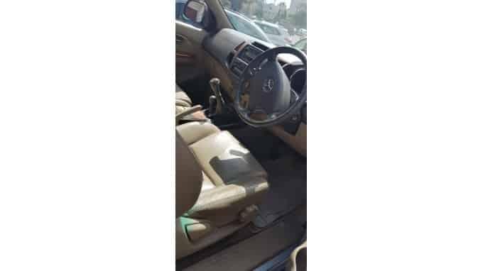 Toyota Fortuner 3.0 4X4 MT 2011